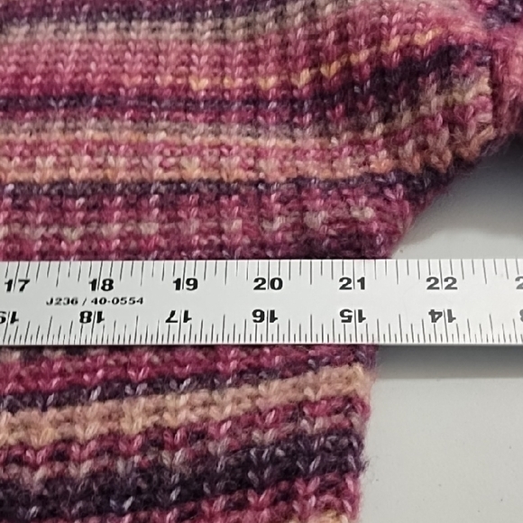 Striped Soft Crew Neck Sweater with Ribbed Knit - Picture 3 of 10
